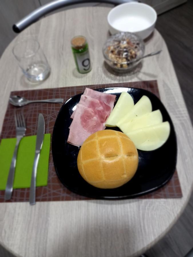 B&B Km 198 - Letto E Colazione Sorbara Luaran gambar