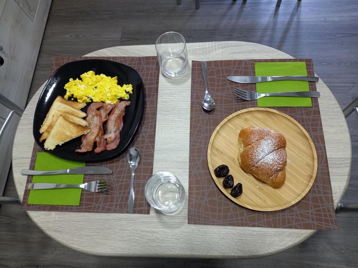 B&B Km 198 - Letto E Colazione Sorbara Luaran gambar